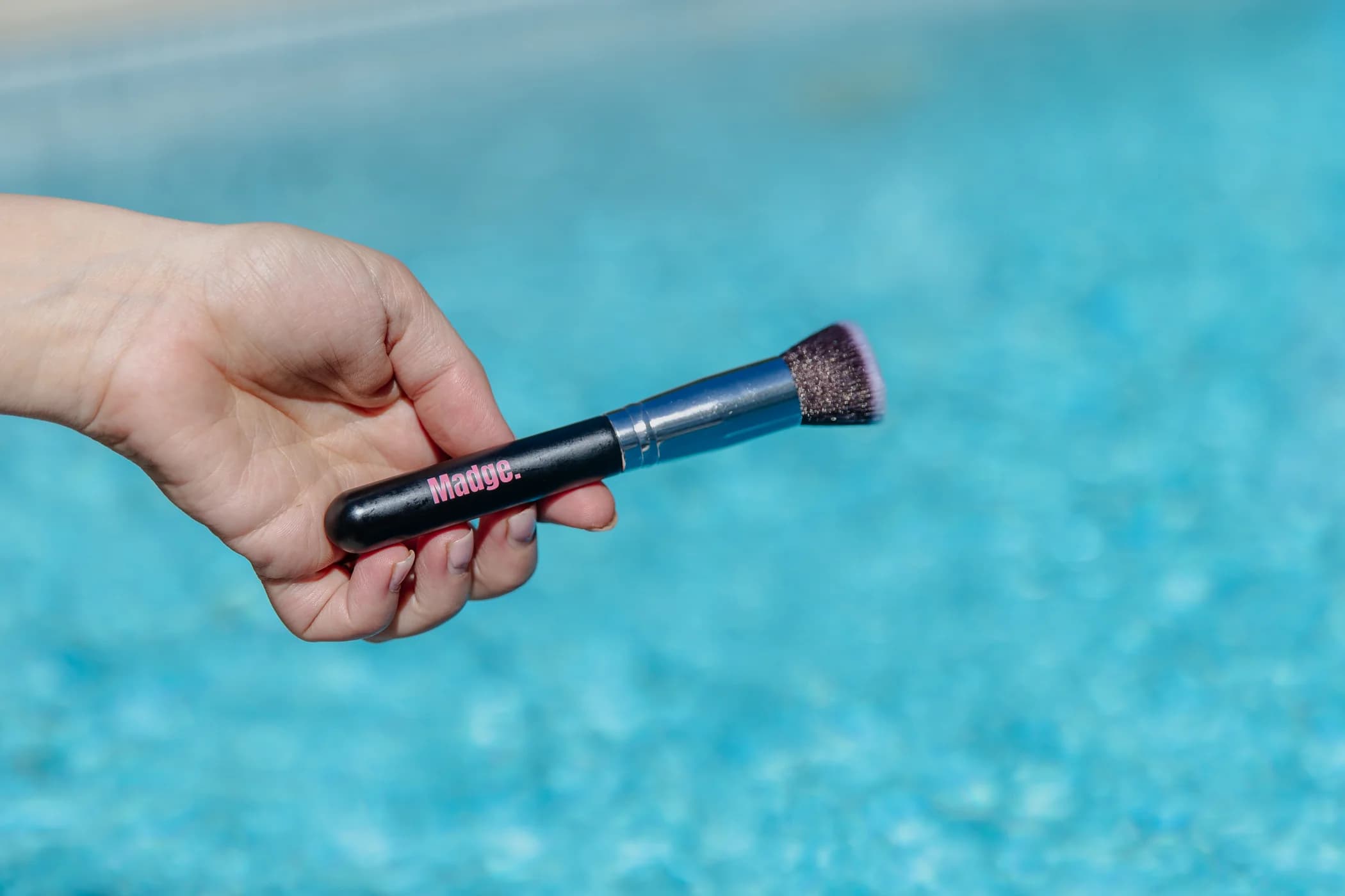 Madge Glow and Go Primer Brush